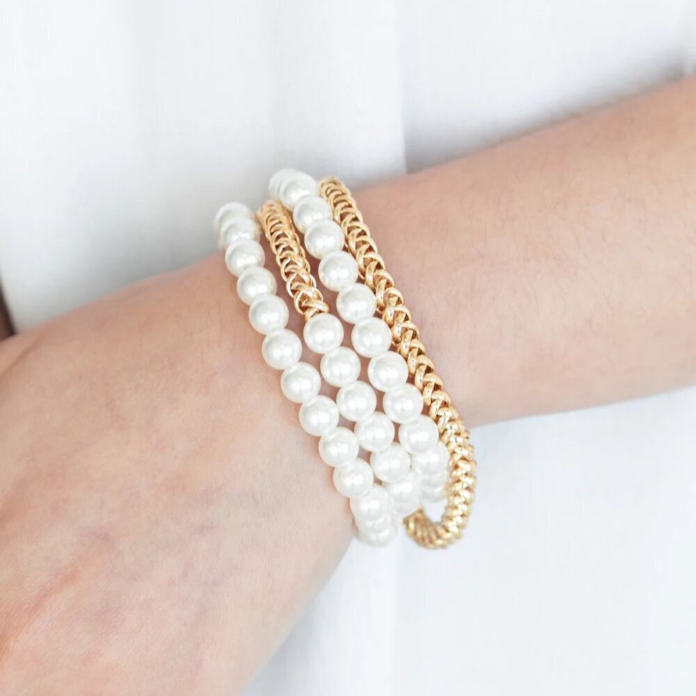 Paparazzi Jewelry Accessories - Industrial Incognito - Gold Bracelet - Vintage